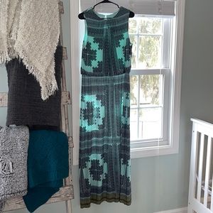 Beautiful and colorful size 12 maxi dress! Perfect for weddings!